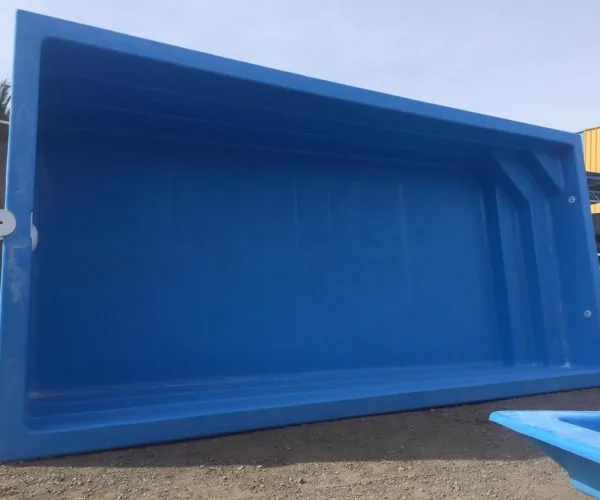 Piscina prefabricada de fibra de vidrio